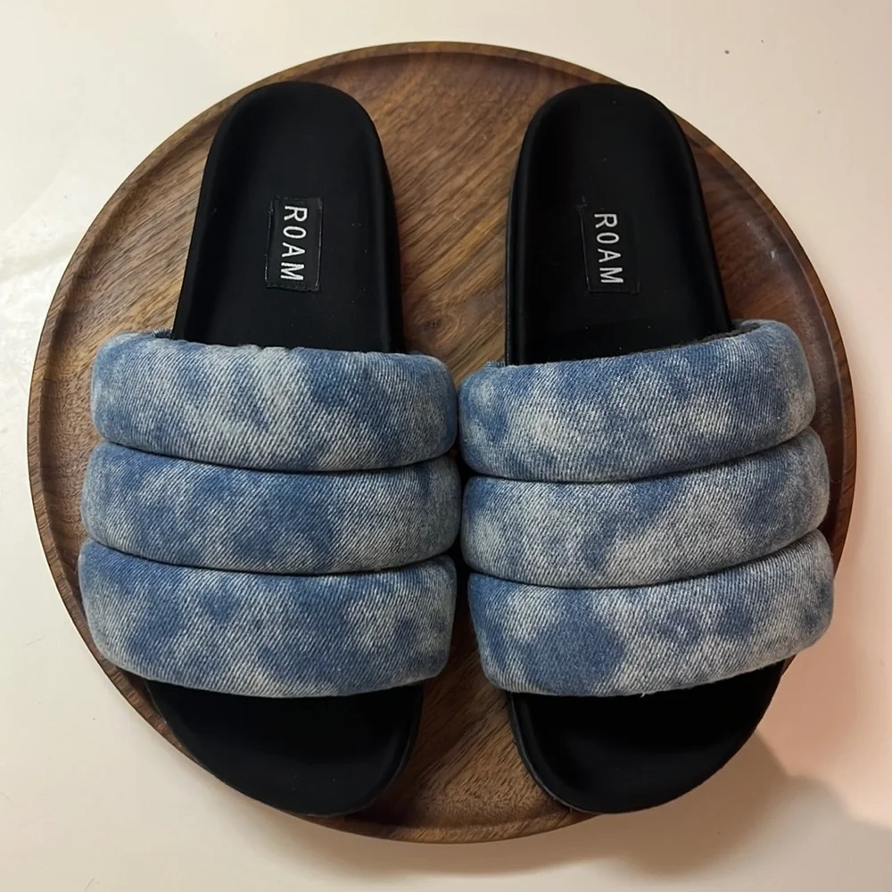 ROAM SLIDES - Picture 1 of 1